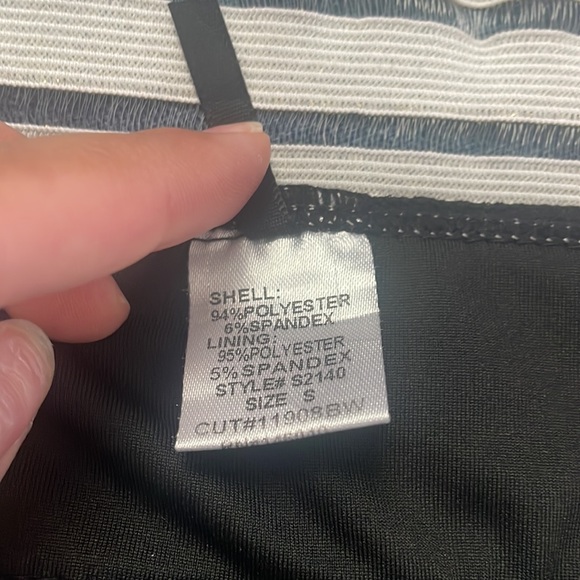 Black and gold bikini - Picture 3 of 6